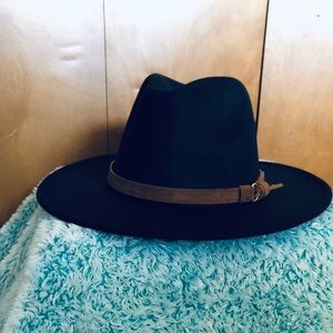 Wide brim fedora